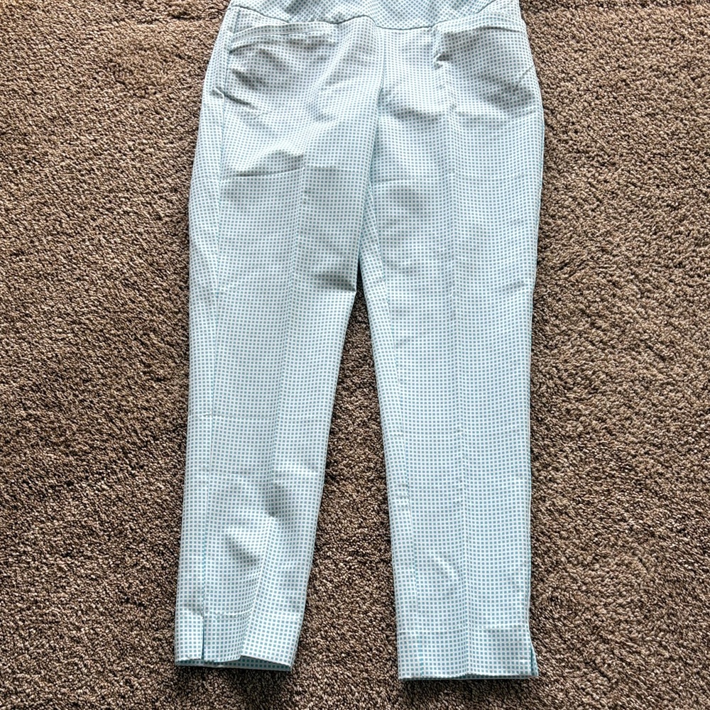 Light Blue Checkered TAIL golf pants. 
Size 6. 28 inch hem.